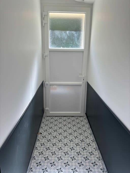 Duplex Parapluies De Cherbourg Netflix Parking Cherbourg-en-Cotentin Exterior foto